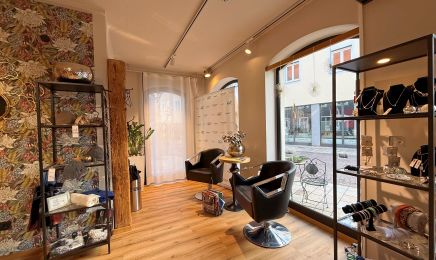 Andrea Renz - Friseur im Ried: Kosmetikstudio in Donauwörth