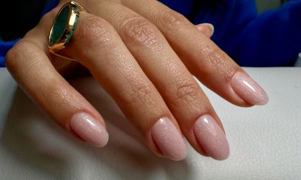 ONGLES INFINI chez Haya Beauty : Manucure à Marseille