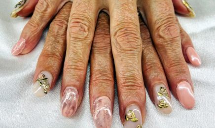 Ongles et Strass : Manucure à Aucaleuc