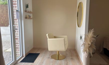 L’évasion by Anne C : Coiffeur à La Longueville