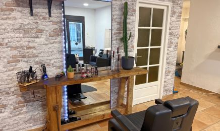 OK Beauty Studio  : Manucure à Villelaure