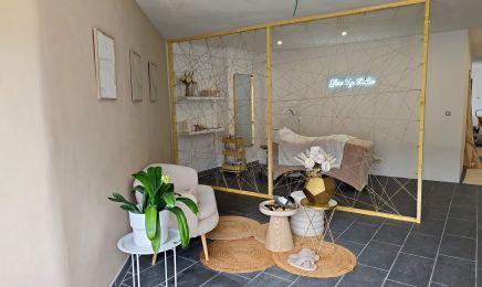Glow up studio lash : Institut de beauté à La Louvière
