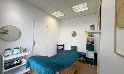 L’institut Beauty home : Manucure à Ambres