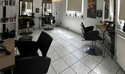 Hair Lounge: Friseur in Hanau