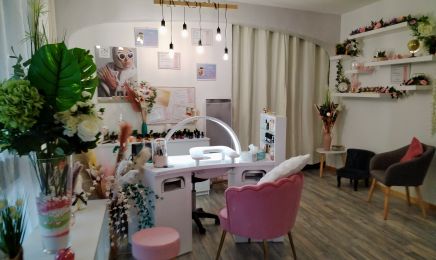Douce Élégance Institut de Beauté : Institut de beauté à L'Argentière-la-Bessée