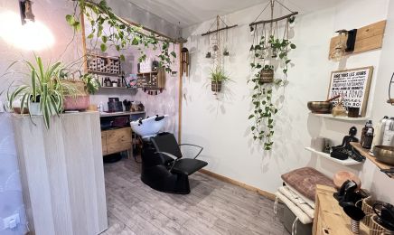   Le Cocon : Coiffeur à Bésayes