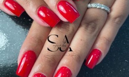 Ongles de strass at Studio Avenue : Manucure à Toulon