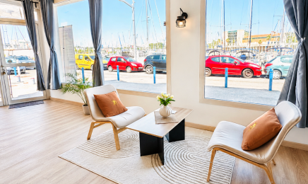 DEE BOUTIQUE THAI MASSAGE (Martigues) : Barbier à Martigues