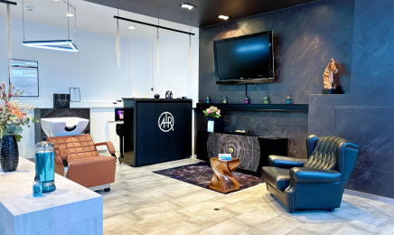 Haarquartier: Kosmetikstudio in Neumünster