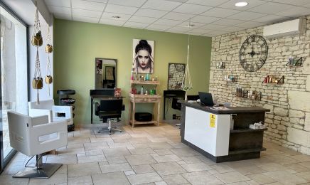 La Pause Bohème (anciennement les Jardins de la beauté) : Coiffeur à Mirebeau