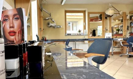Friseur Modern Hairstyle Petra Albert: Friseur in Unterhohenried 