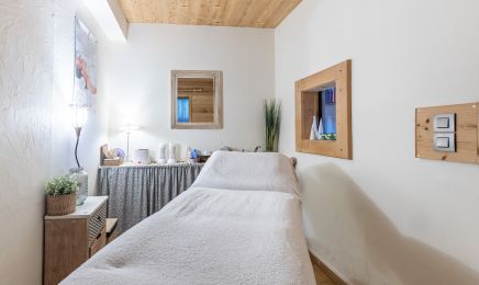 Ajna beaute : Institut de beauté à Combloux