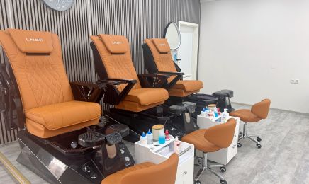 Elite Nails & Lashes : Kosmetikstudio in Fürth