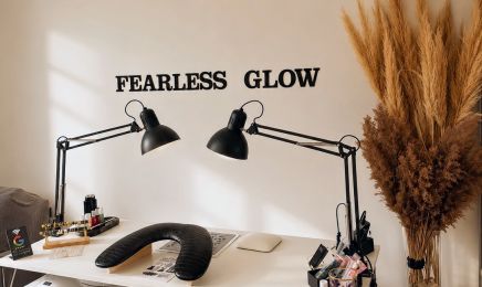 Fearless Glow : Manucure à Cuers