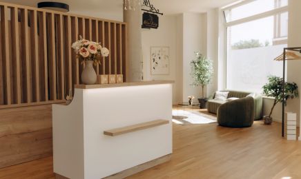 Melissa Karhoff Hair & Handtied Extensions: Kosmetikstudio in Beelitz