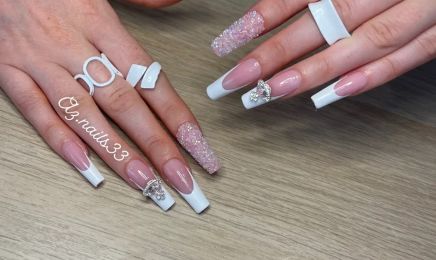 Az Nails : Manucure à Lormont