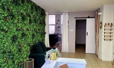 SARAH & VANESSA - Maison de Beauté  : Manucure à Hagondange