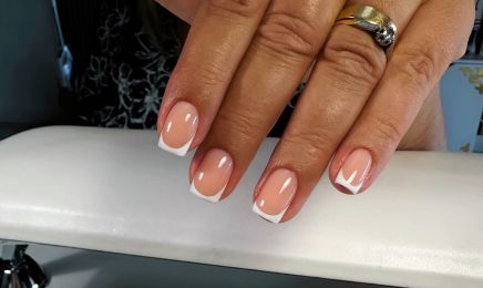 ALEXANDRA BEAUTY SALON : Manucure à Le Mené