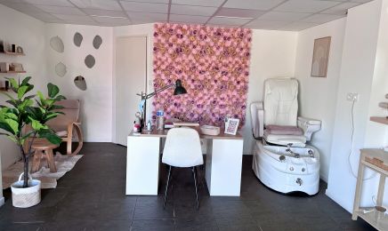 Les Ciseaux d'Alycia & Nails by Laura : Institut de beauté à Val de Virvée