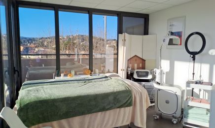 Centre Ysy Pure - JetPeel®, Kobido, LED Esthetic, Twin Slim® Radiofréquence : Institut de beauté à Cogolin