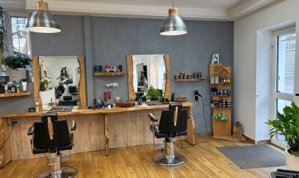 Friseursalon Haar Punkt Pasing: Friseur in München