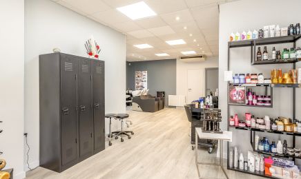 Image IN coiffure  : Coiffeur à La Biolle