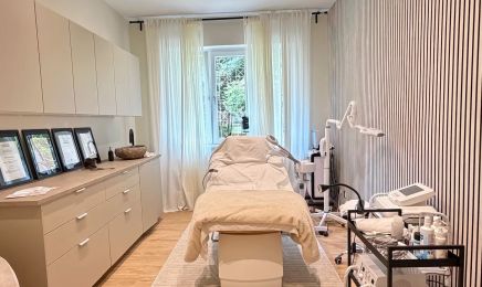 Karina Kosmetikstudio Gesichtsbehandlung Akne Hautreinigung: Kosmetikstudio in Hamburg