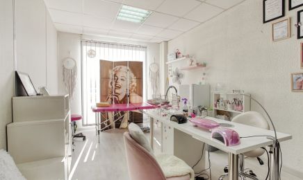 Le petit coin des Ongles  : Coiffeur à Aubagne