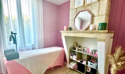 Plum'eyes : Manucure à Cambes