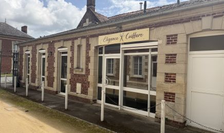 Elegance coiffure : Coiffeur à Tricot