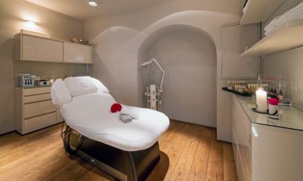 Amour Fou - Spa de Beauté, Parfumerie, Coiffeur by Ulla Huprich: Kosmetikstudio in München