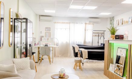 CA Beauty - Extension & Rehaussement de Cils - Drainage : Institut de beauté à Antibes