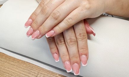 Angèle beauté  : Manucure à Piolenc