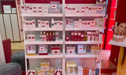 Guinot Jouffroy D'abbans  : Manucure à Paris