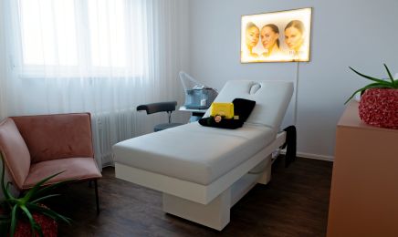 Kosmetik im Atrium: Nagelstudio in Emmendingen
