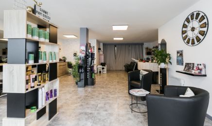 Au petit salon  : Coiffeur à Castets