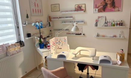 Nails & Cy : Institut de beauté à Bruille Saint Amand 