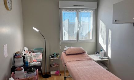 EM ESTHETIQUE : Manucure à Apprieu