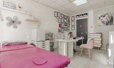 Le petit coin des Ongles  : Coiffeur à Aubagne