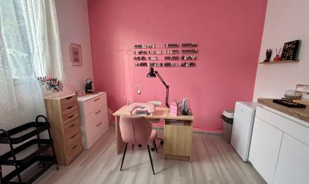 Pretty Nails by Mau : Institut de beauté à Schoelcher