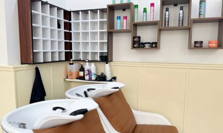 Haarwerk by Hezha: Barbershop in Oldenburg