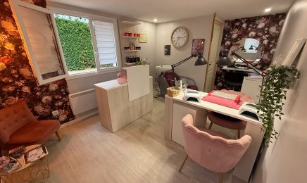 Divine Nails Hair  : Manucure à Loriges