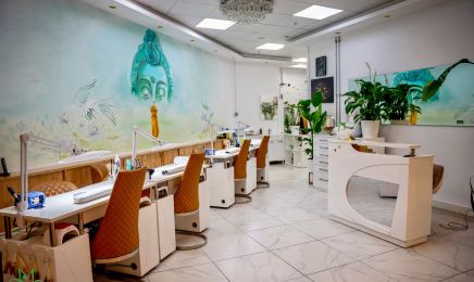 Mom‘s Nails: Nagelstudio in Hamburg