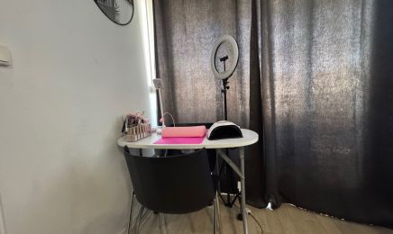 LÉA HAIRS  : Manucure à Tours