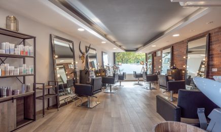 Autrement Coiffure & Beauté  : Coiffeur à Valence