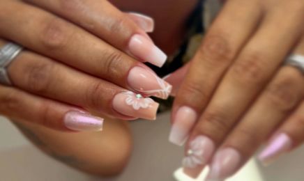 Nails beauty by Avril : Institut de beauté à Dour