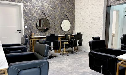 Friseursalon Wiola Grat: Nagelstudio in Flensburg
