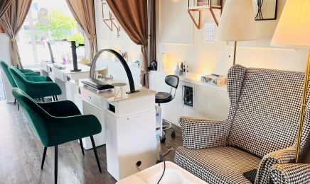 Mina Nails : Nagelstudio in München