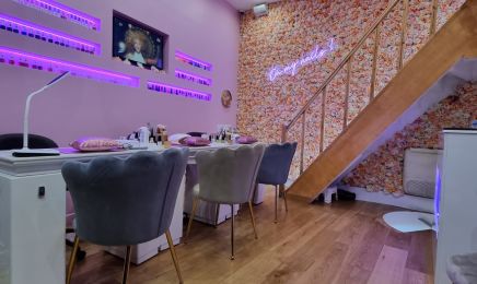 Nia Nails : Institut de beauté à Paris