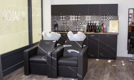 Le Salon By Claire  : Coiffeur à Still